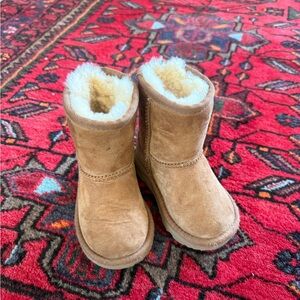 Toddler Ugg size 6T Cozy Tan Kids Boots